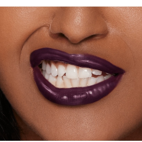 TooFaced Melted Latex Lipstick in Can’t Touch This - Picture 8 of 8